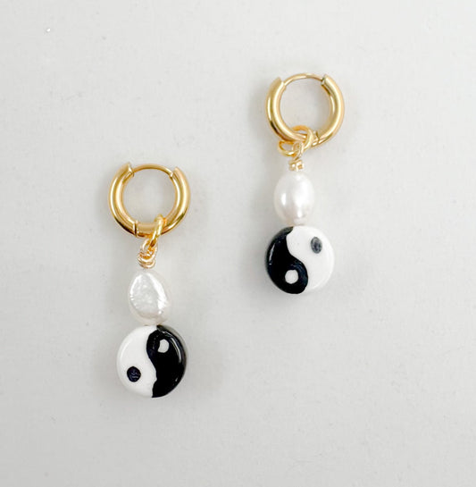 "Yin Yang x Pearl" Earrings